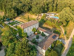 French Villa With Pool & Games Room