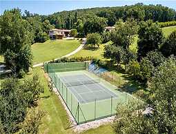 French Villa With Pool & Games Room