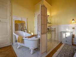 French Villa With Pool & Games Room