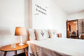 Amadora Terrace View By Gt House