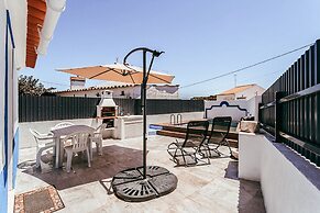Alentejo Poolside By Gt House