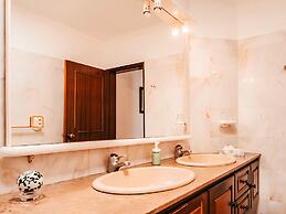 Oliveira s Houses By Gthouse