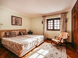 Oliveira s Houses By Gthouse