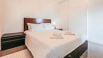 Trendy Apartment River View By Gthouse