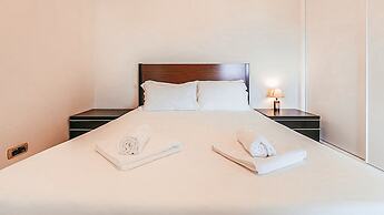 Trendy Apartment River View By Gthouse