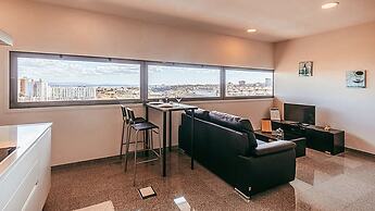 Trendy Apartment River View By Gthouse