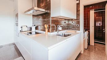 Trendy Apartment River View By Gthouse