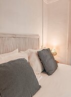 Typical Lisbon Apartment By Gt House