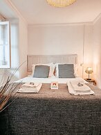 Typical Lisbon Apartment By Gt House