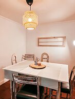 Typical Lisbon Apartment By Gt House