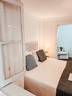 Typical Lisbon Apartment By Gt House