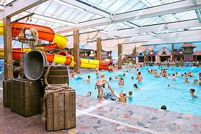 Chalet in Biddinghuizen, Pool Facilities