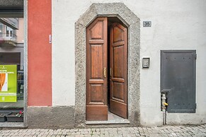 Volte Lake House