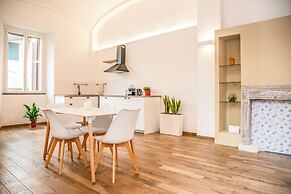 Volte Lake House