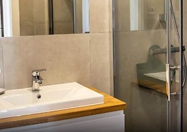 Luxury Holiday Home With Terrace, Sauna, Jacuzzi