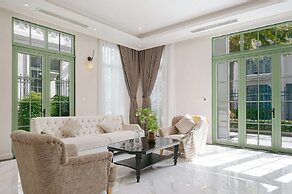 P817 Elite Tropical Residence