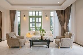 P817 Elite Tropical Residence