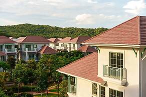 P817 Elite Tropical Residence
