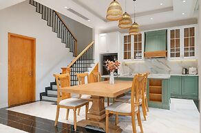 P817 Elite Tropical Residence
