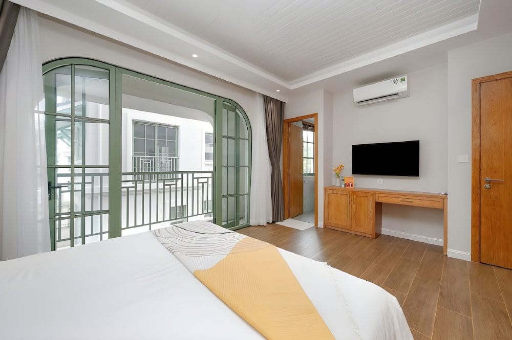P817 Elite Tropical Residence