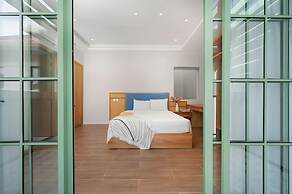 P817 Elite Tropical Residence