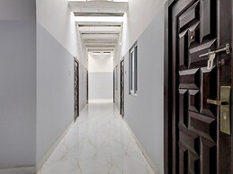 Deluxes K Vinoth Mahal