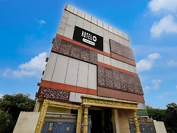 Deluxes K Vinoth Mahal