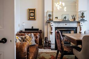 Beautiful 5 Bedroom Home in Evesham