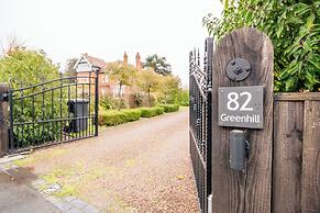 Beautiful 5 Bedroom Home in Evesham