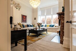 Beautiful 5 Bedroom Home in Evesham