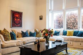 Beautiful 5 Bedroom Home in Evesham