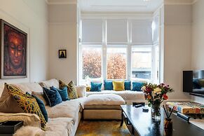 Beautiful 5 Bedroom Home in Evesham