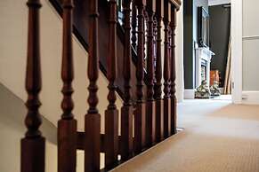 Beautiful 5 Bedroom Home in Evesham