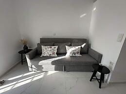 Loutra Suites Sunlit Cove Studio