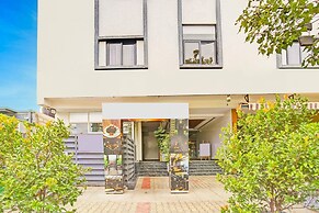Deluxerenigunta Near Railway Station