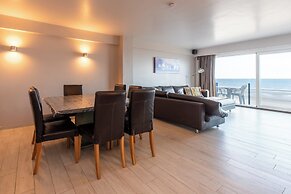Apartment in Middelkerke With Sea View