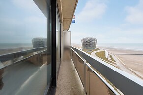 Apartment in Middelkerke, Beach Views