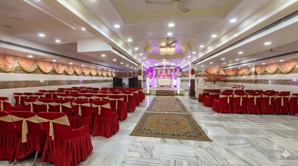 Chhabra Hotel Kanpur