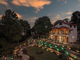 ELIVAAS 1BHK Pine View Resort