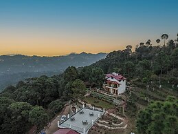 ELIVAAS 1BHK Pine View Resort