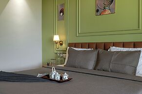 ELIVAAS 1BHK Pine View Resort