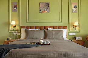 ELIVAAS 1BHK Pine View Resort