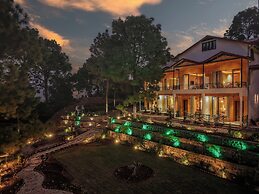 ELIVAAS 1BHK Pine View Resort