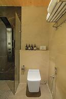 ELIVAAS 1BHK Pine View Resort