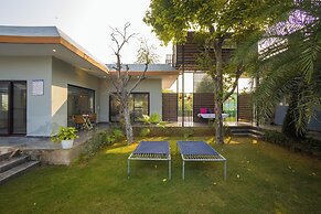ELIVAAS Aarul Farm 4BHK Villa with Pool