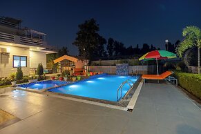 ELIVAAS Aarul Farm 4BHK Villa with Pool