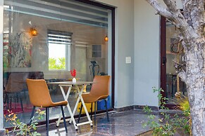 ELIVAAS Aarul Farm 4BHK Villa with Pool