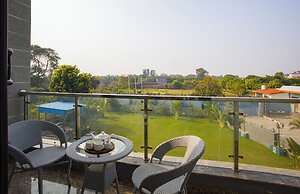 ELIVAAS Aarul Farm 4BHK Villa with Pool