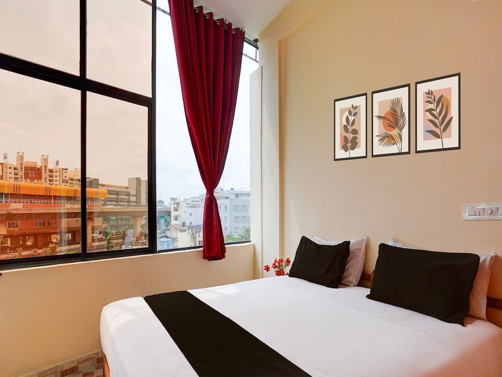 Deluxesree Residency