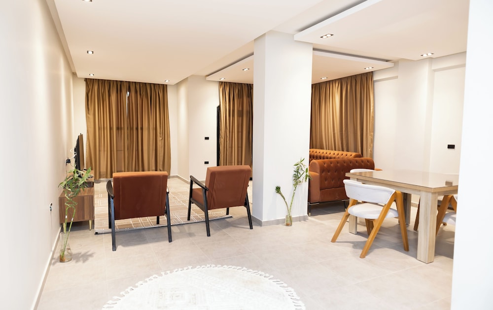 Lurette Hotel